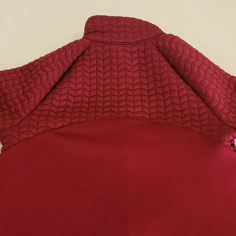 Avia Womems Maroon Quilted Warm Up Cool Down Jacket. Size S (4-6)